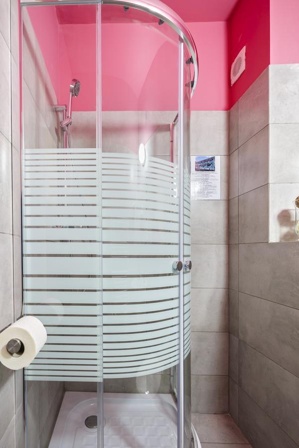 Net Hotel Πιτέστι Εξωτερικό φωτογραφία