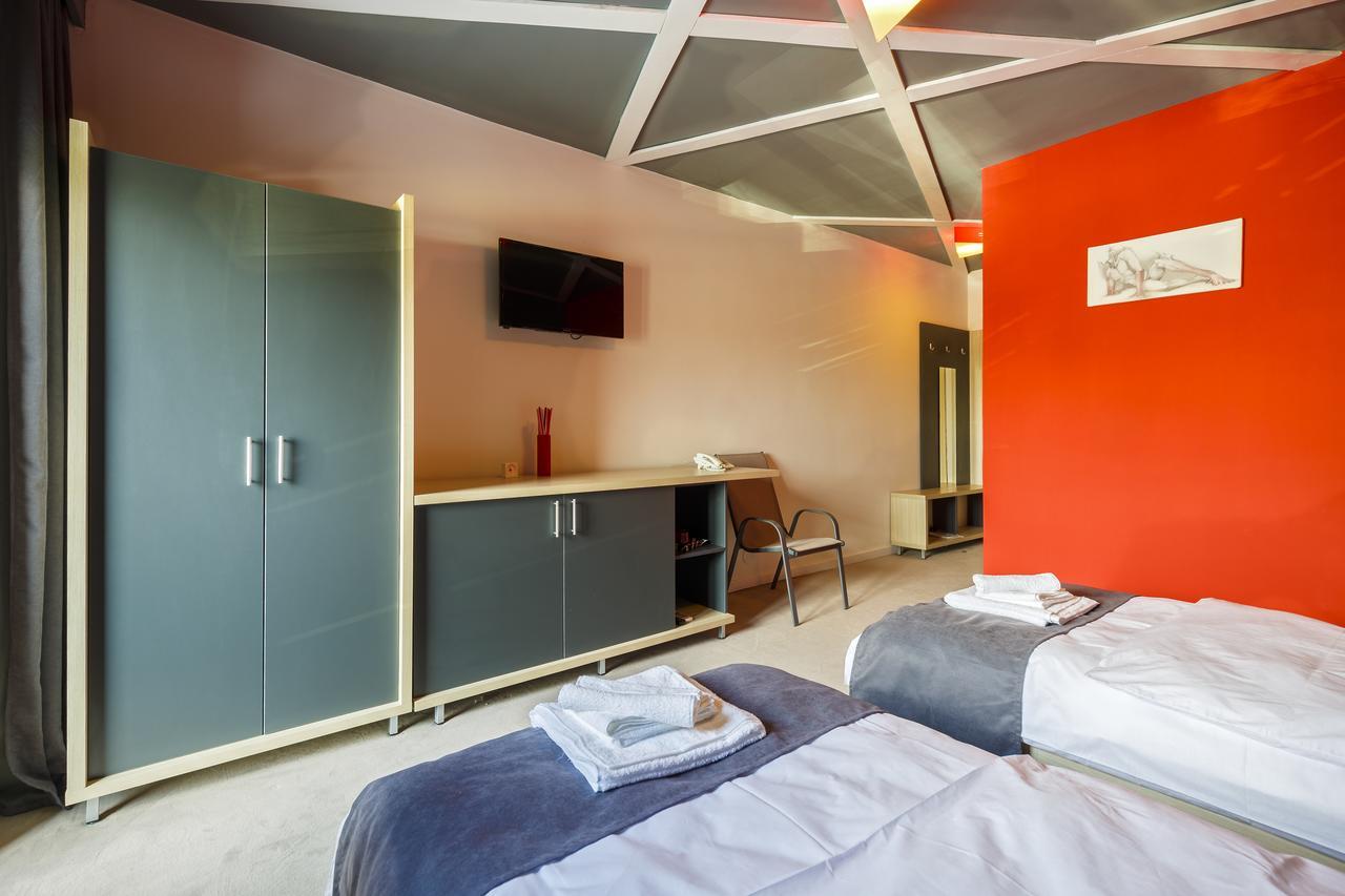 Net Hotel Πιτέστι Εξωτερικό φωτογραφία