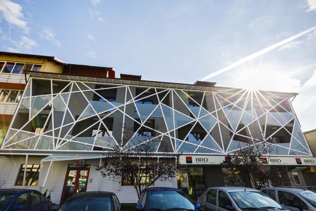 Net Hotel Πιτέστι Εξωτερικό φωτογραφία