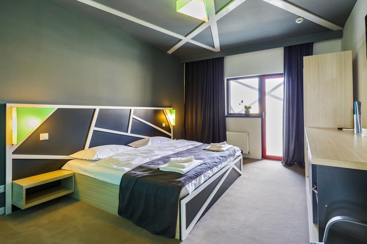 Net Hotel Πιτέστι Εξωτερικό φωτογραφία