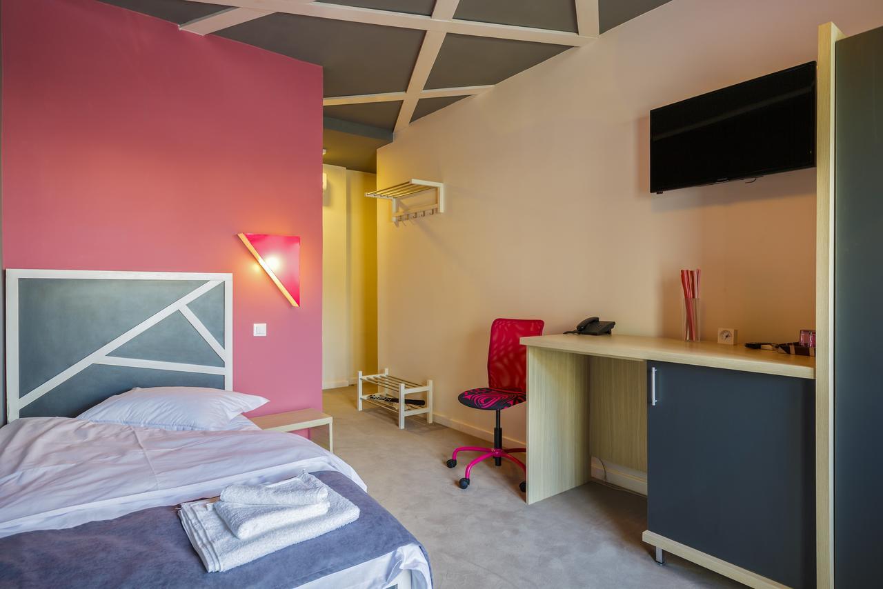 Net Hotel Πιτέστι Εξωτερικό φωτογραφία