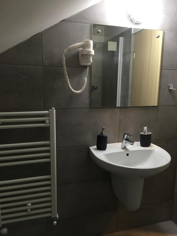 Net Hotel Πιτέστι Εξωτερικό φωτογραφία