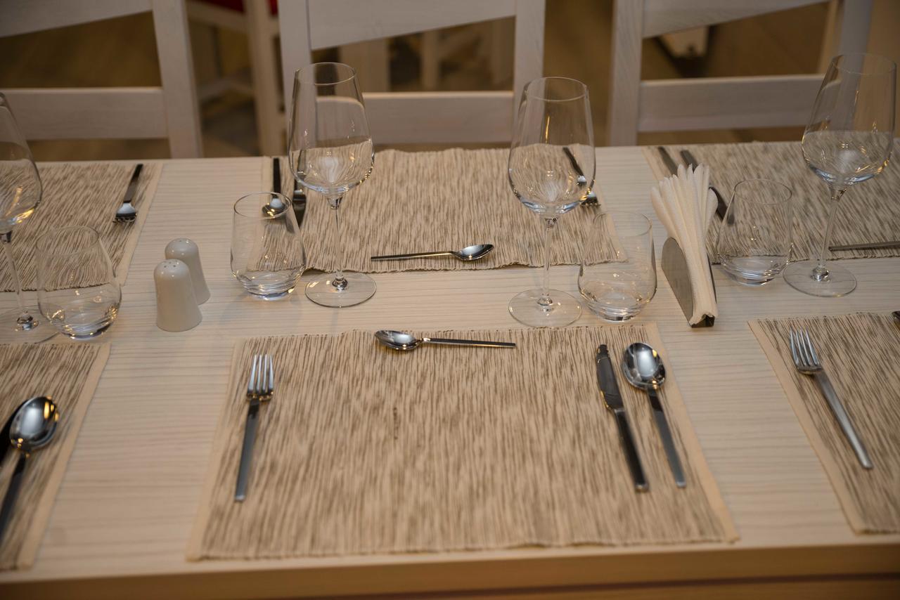 Net Hotel Πιτέστι Εξωτερικό φωτογραφία