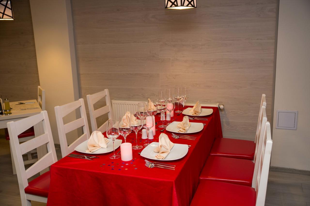 Net Hotel Πιτέστι Εξωτερικό φωτογραφία